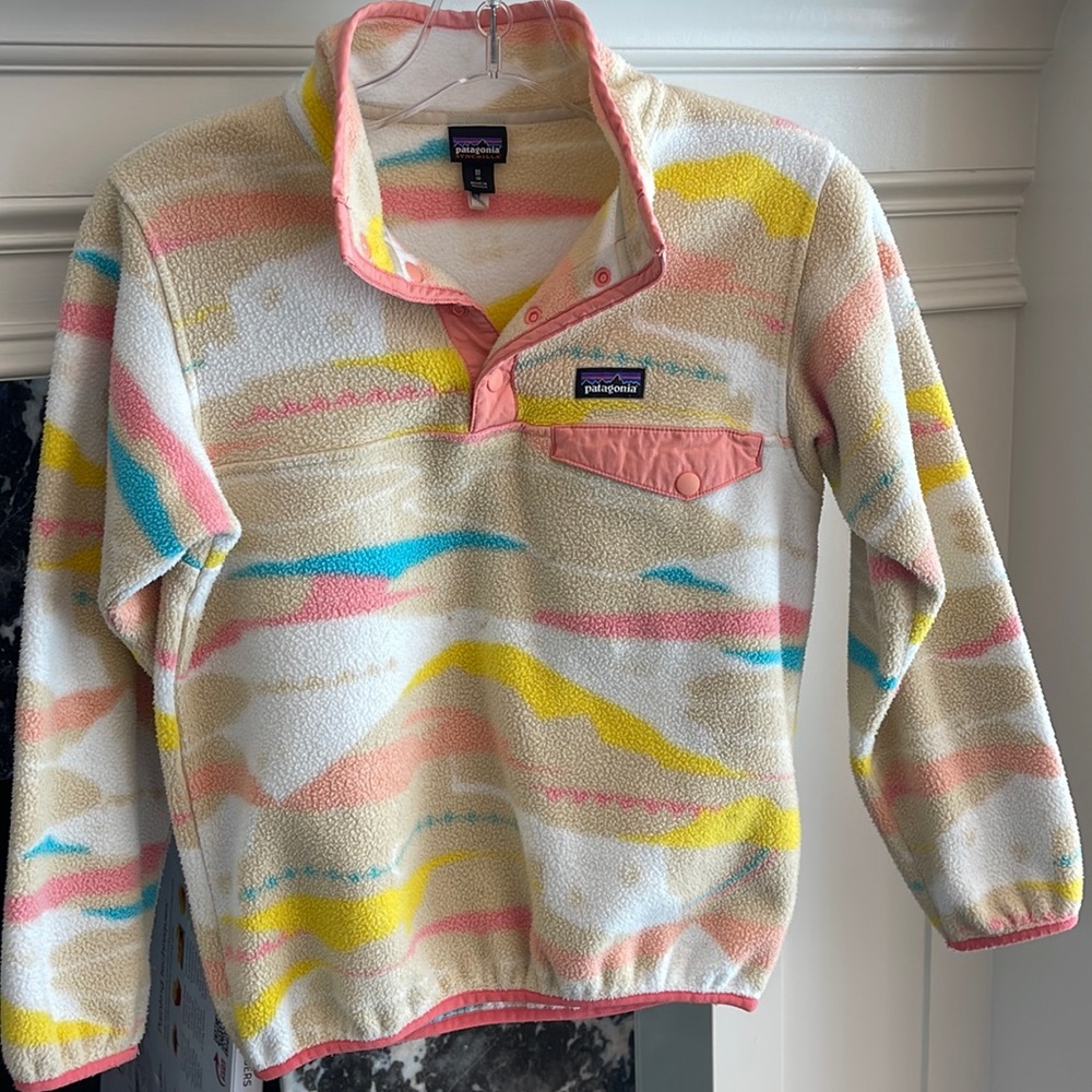 Patagonia girls pullover. Size M(10)